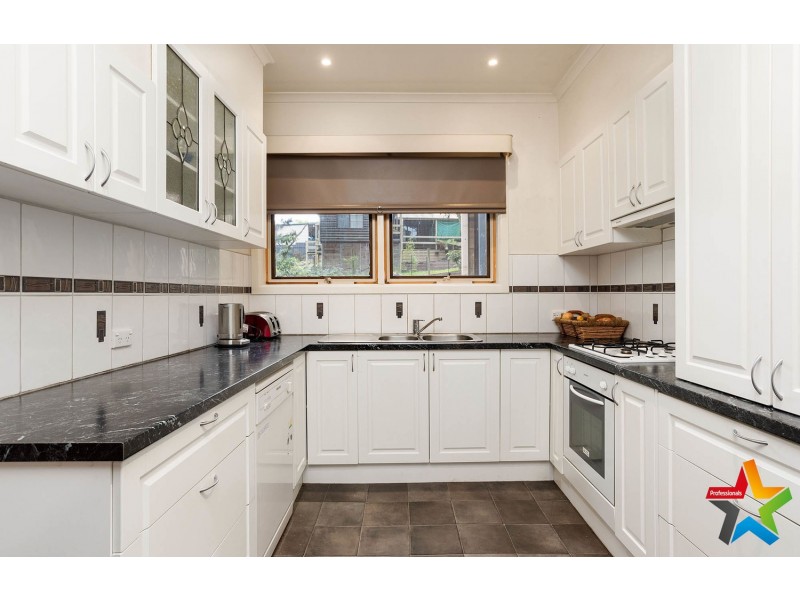 120 Monbulk Road, Mount Evelyn VIC 3796