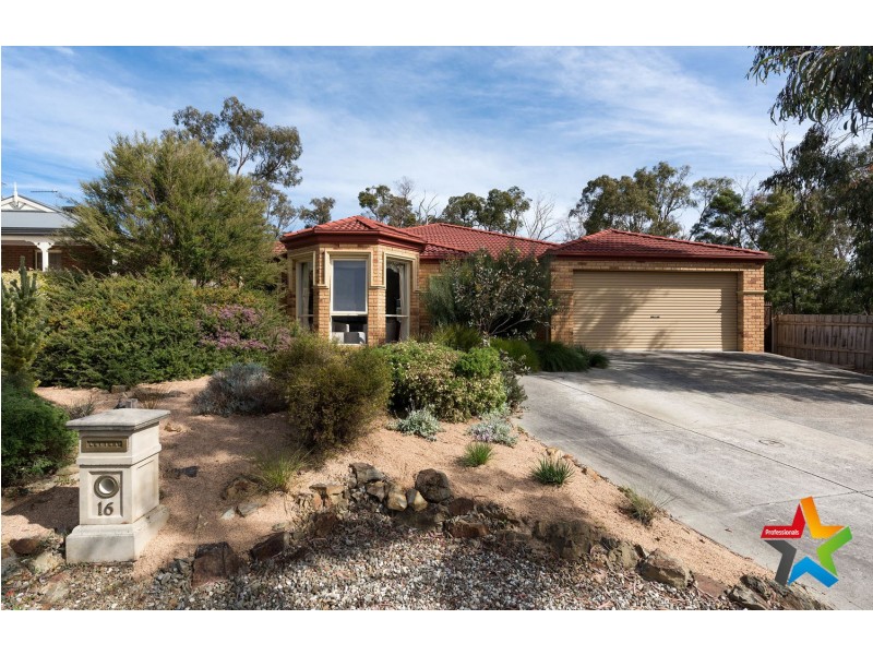 16 Pacific Drive, Mooroolbark VIC 3138