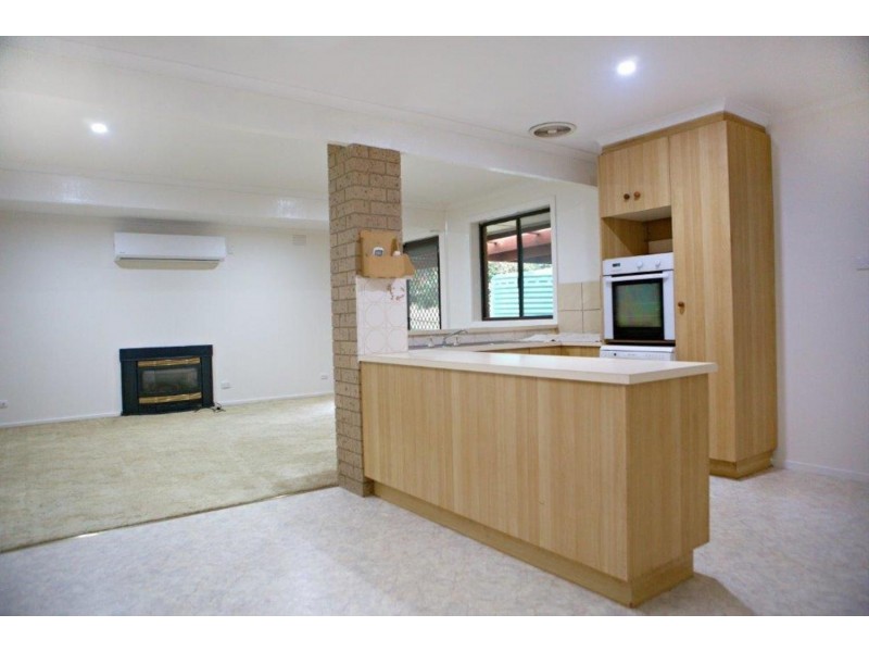 13 Drummond Road, Seville VIC 3139