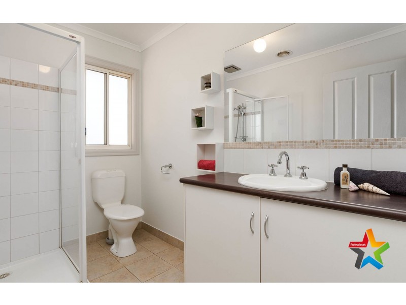 4 Fergerson Road, Kilsyth VIC 3137