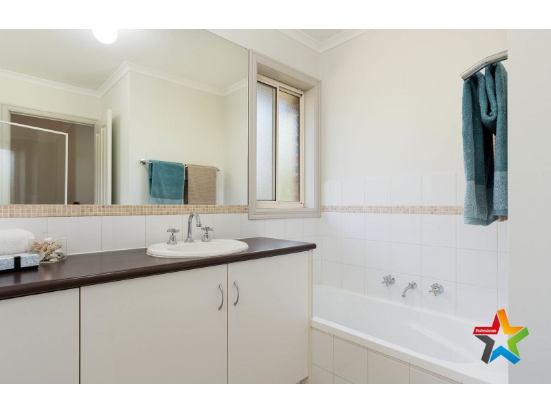 4 Fergerson Road, Kilsyth VIC 3137