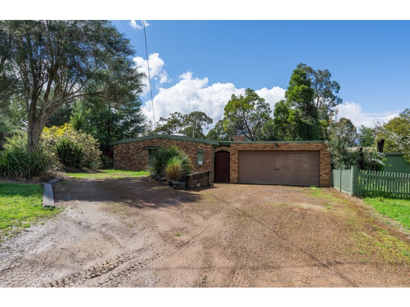 12 Birdwood Avenue, Healesville VIC 3777
