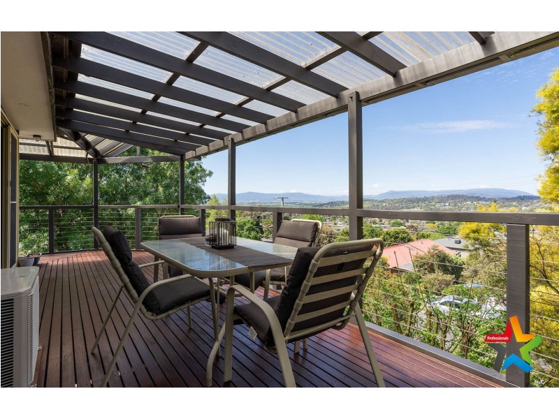 11 St Andrews Drive, Chirnside Park VIC 3116