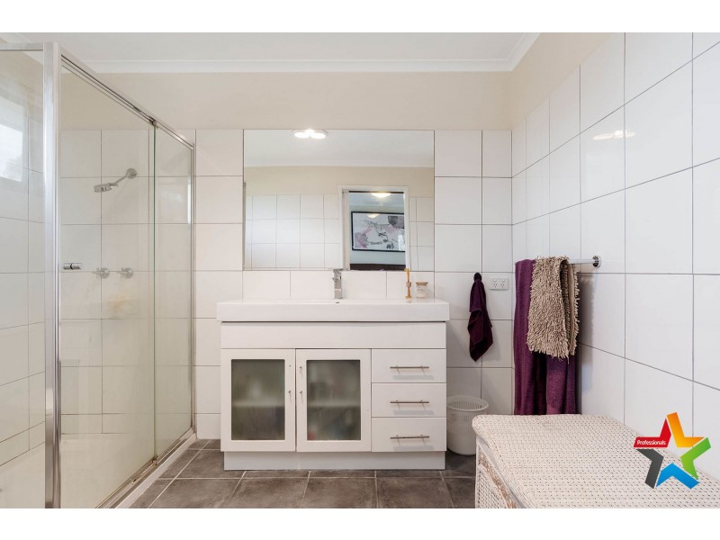 74 Lauriston Drive, Coldstream VIC 3770