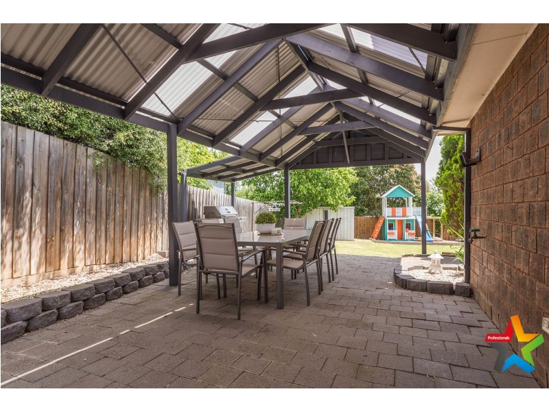 74 Lauriston Drive, Coldstream VIC 3770