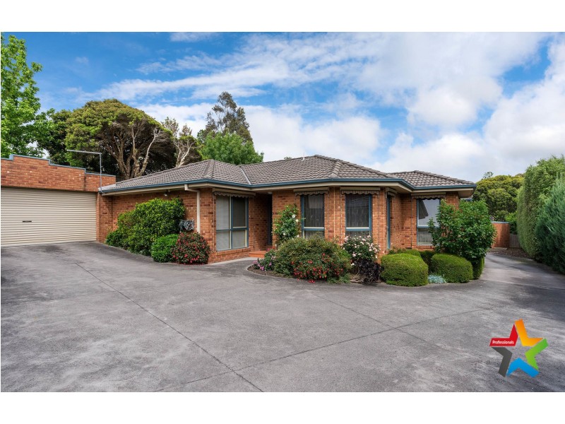 2/13 Newman Road, Croydon VIC 3136