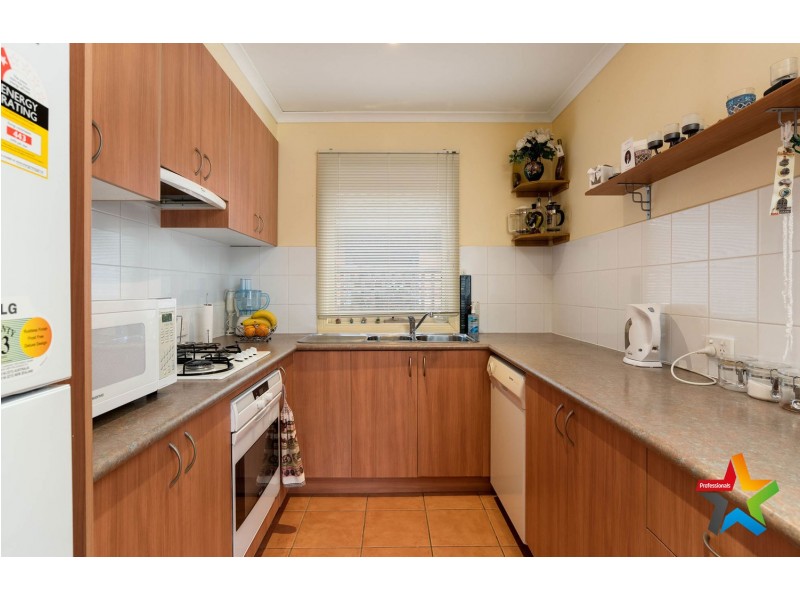 2/13 Newman Road, Croydon VIC 3136