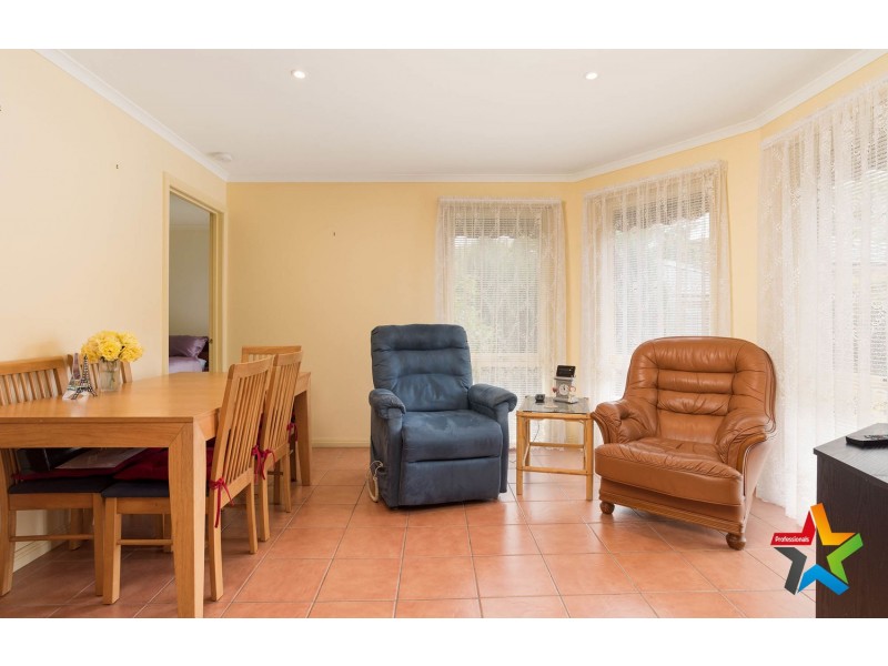 2/13 Newman Road, Croydon VIC 3136