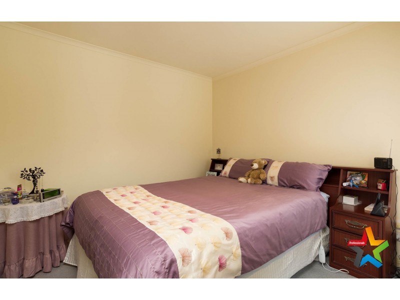 2/13 Newman Road, Croydon VIC 3136