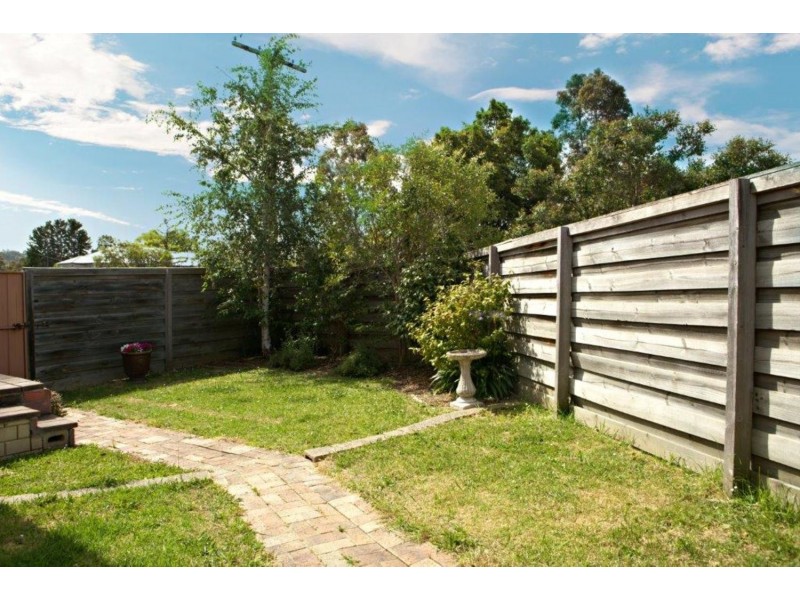 2/8-12 Landale Avenue, Croydon VIC 3136