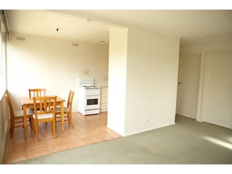 2/8-12 Landale Avenue, Croydon VIC 3136