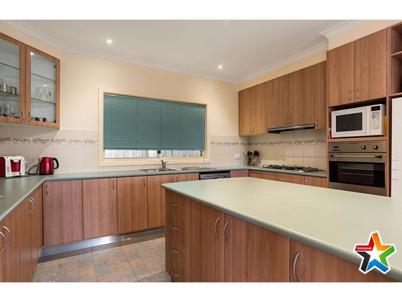 5 Shadi Rise, Yarra Glen VIC 3775