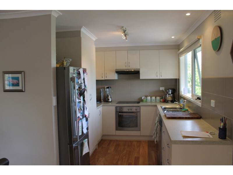 11 Weymar Crescent, Wandin North VIC 3139