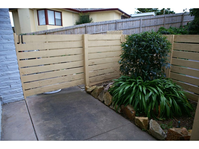 2/16 The Eyrie, Lilydale VIC 3140
