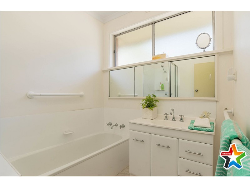 128 Manchester Road, Mooroolbark VIC 3138