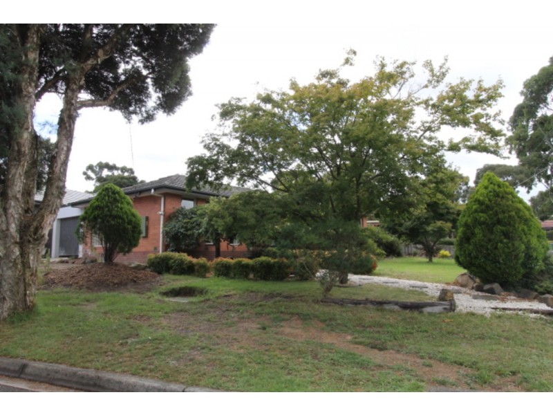 1 Donald Close, Kilsyth VIC 3137