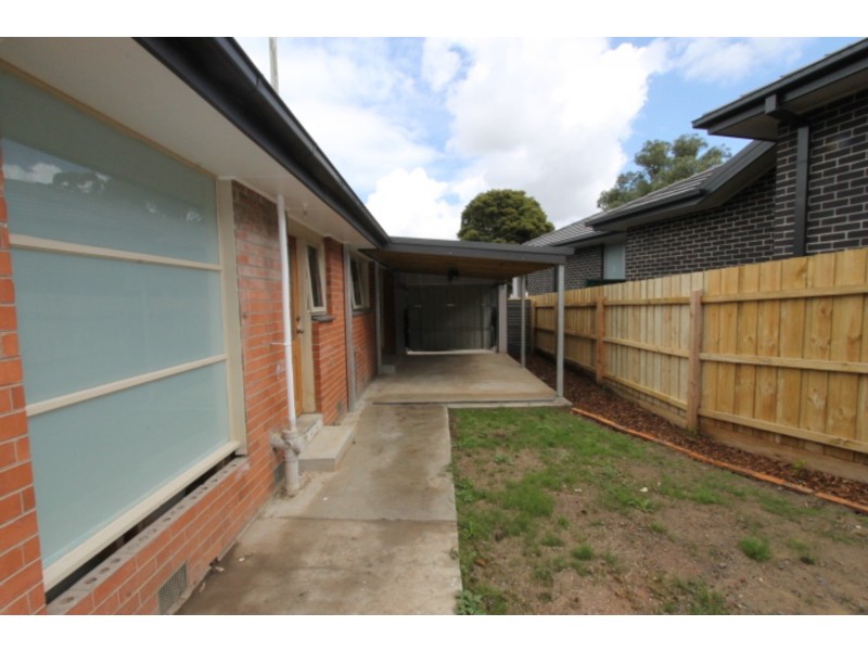 1 Donald Close, Kilsyth VIC 3137