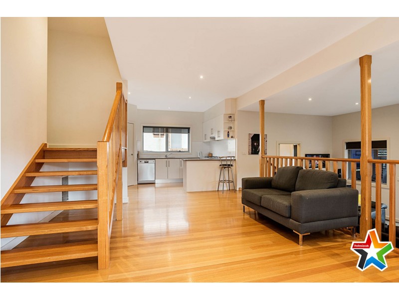 8 Hayride Lane, Chirnside Park VIC 3116