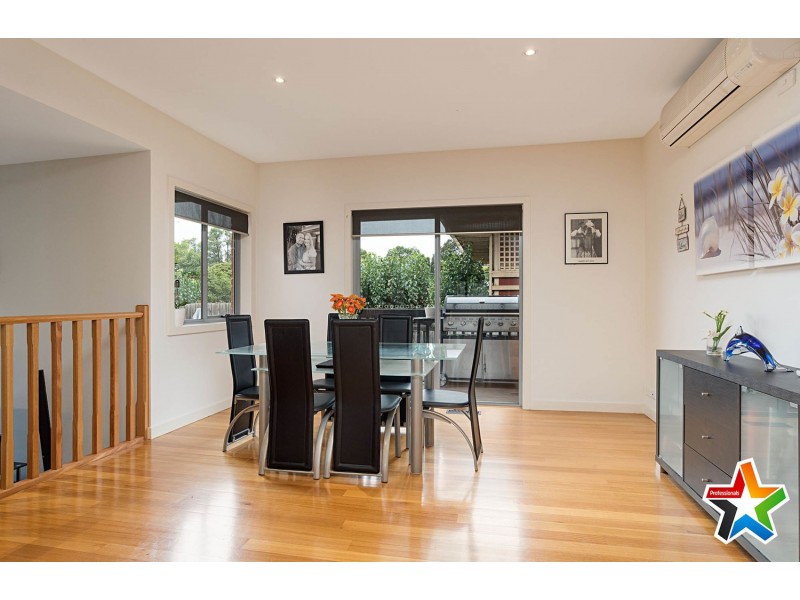 8 Hayride Lane, Chirnside Park VIC 3116