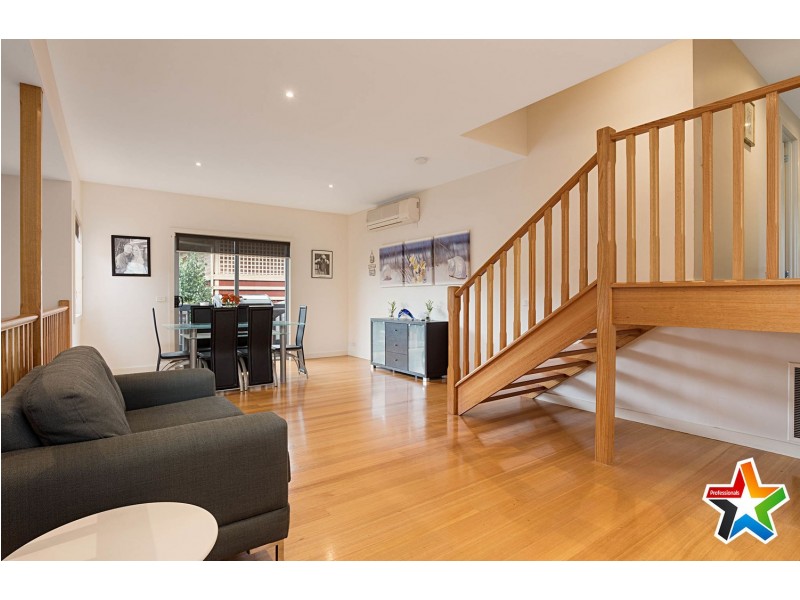 8 Hayride Lane, Chirnside Park VIC 3116