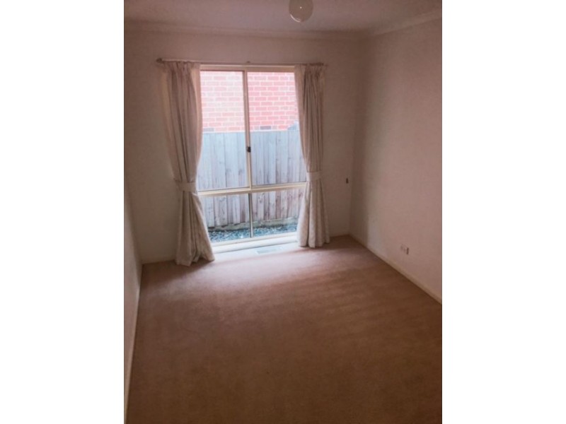 2/12 Edward Road, Chirnside Park VIC 3116