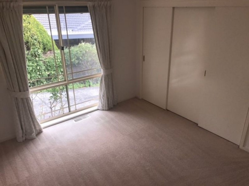 2/12 Edward Road, Chirnside Park VIC 3116