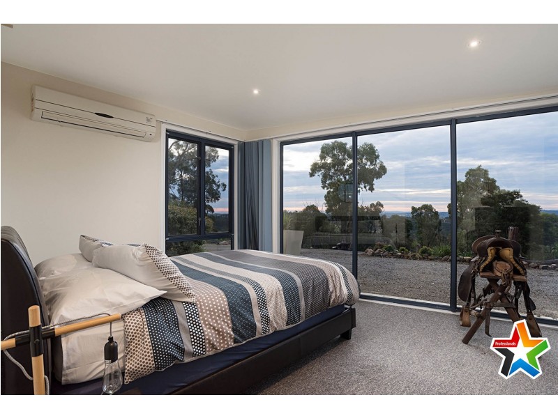 70 Leonard Road, Lilydale VIC 3140