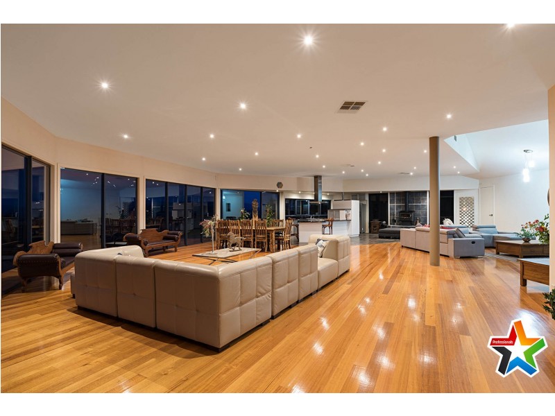 70 Leonard Road, Lilydale VIC 3140