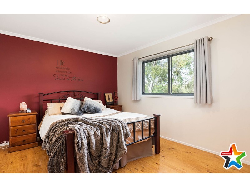 11 Hickman Place, Seville VIC 3139