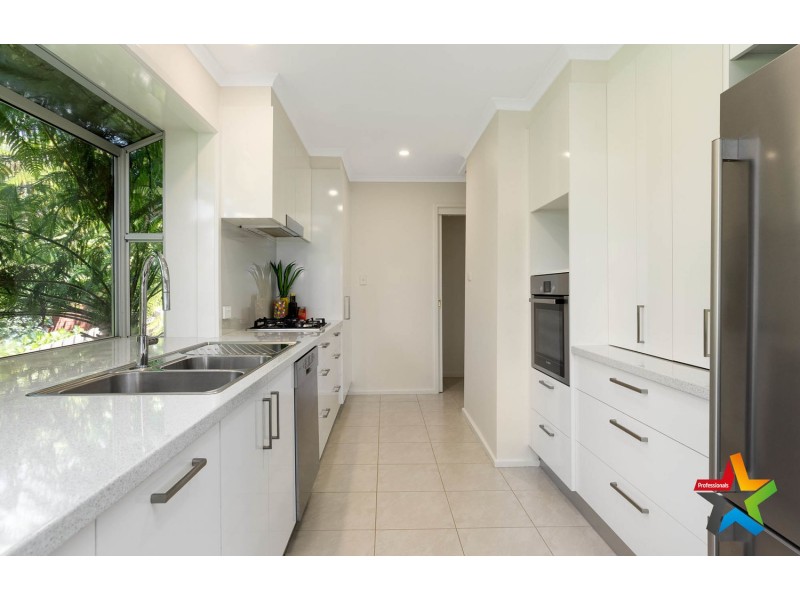 11 St Andrews Drive, Chirnside Park VIC 3116