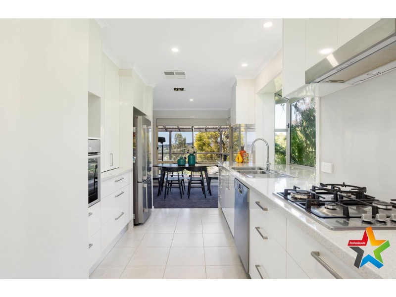 11 St Andrews Drive, Chirnside Park VIC 3116