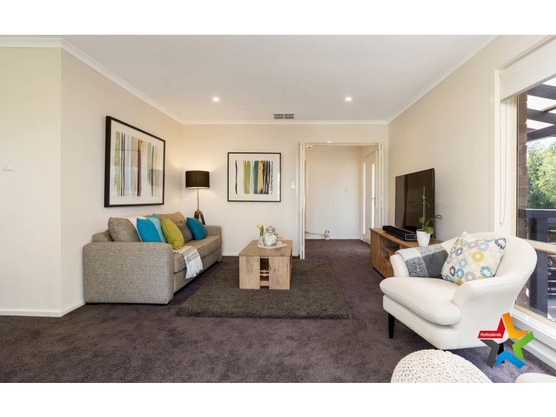 11 St Andrews Drive, Chirnside Park VIC 3116