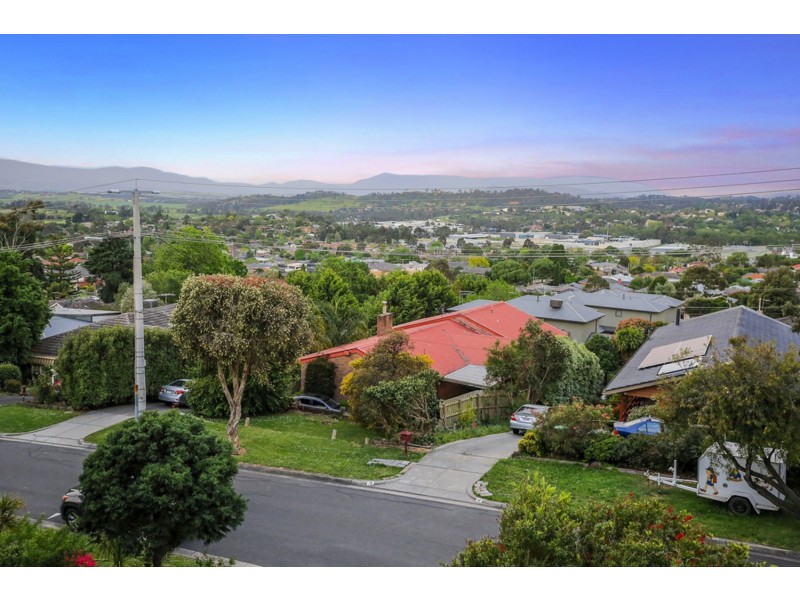 11 St Andrews Drive, Chirnside Park VIC 3116