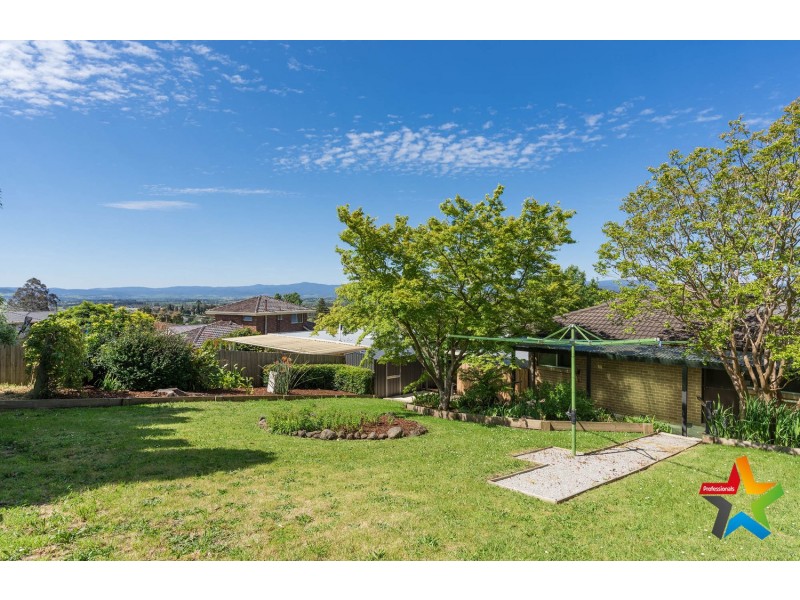 11 St Andrews Drive, Chirnside Park VIC 3116