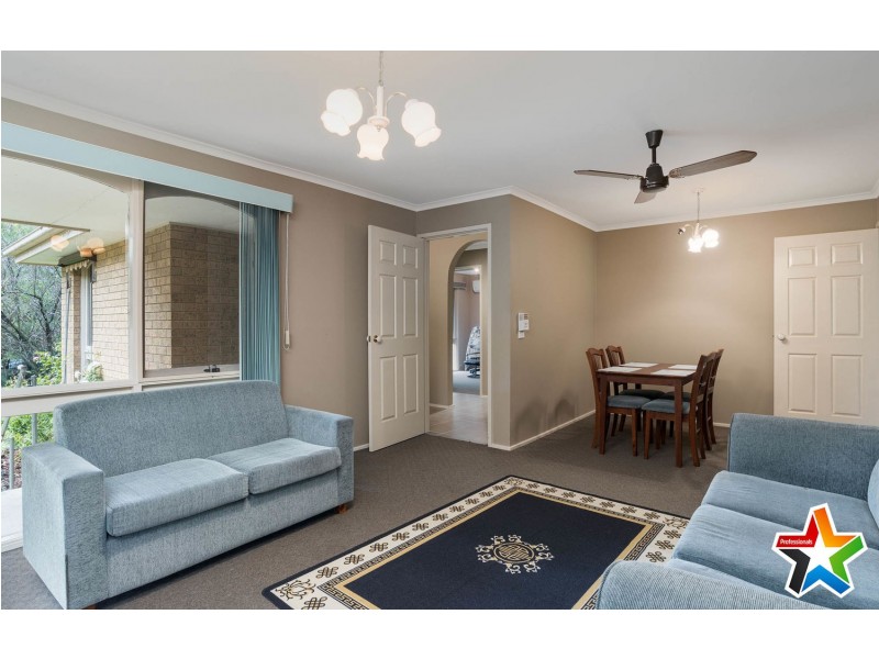 38 Batterbee Drive, Mooroolbark VIC 3138