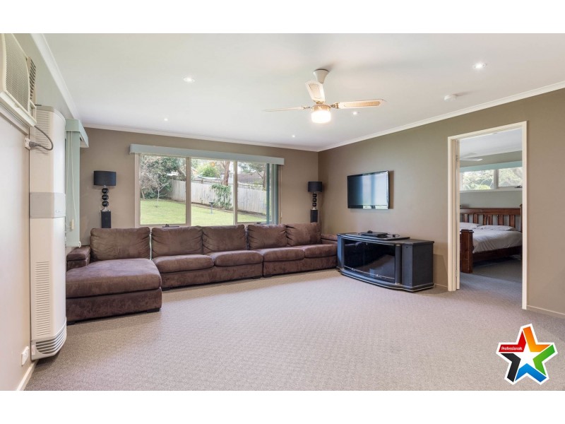 38 Batterbee Drive, Mooroolbark VIC 3138