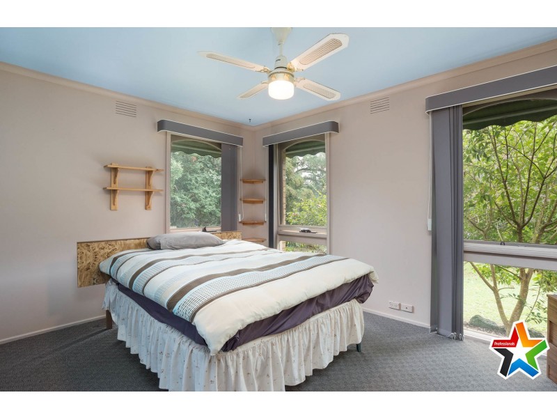 38 Batterbee Drive, Mooroolbark VIC 3138