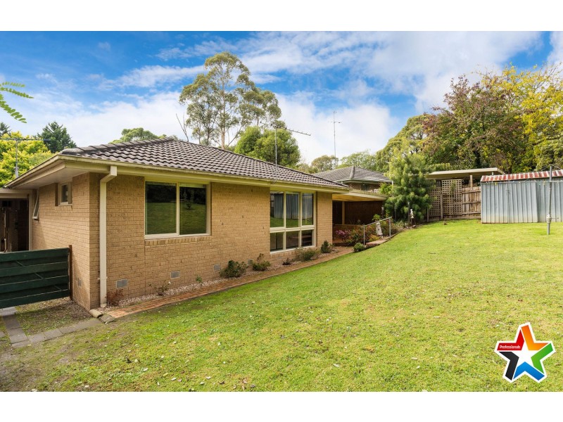 38 Batterbee Drive, Mooroolbark VIC 3138