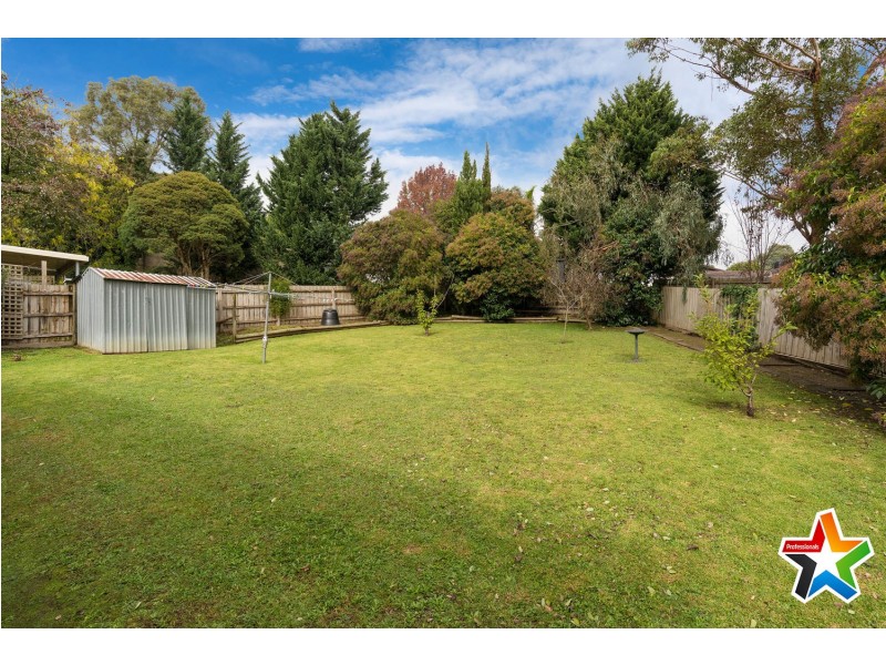 38 Batterbee Drive, Mooroolbark VIC 3138