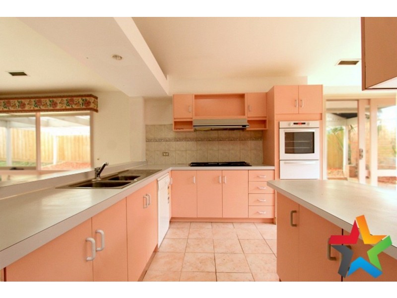 26 Kirkford Drive, Mooroolbark VIC 3138