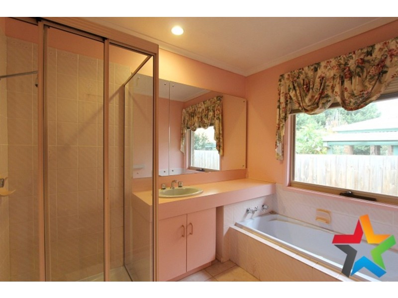 26 Kirkford Drive, Mooroolbark VIC 3138