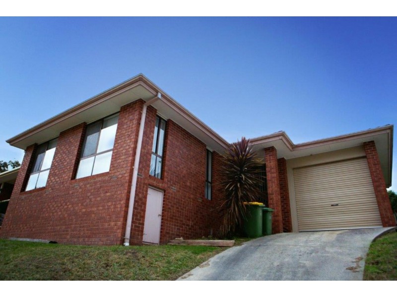 8 Rolaine Close, Lilydale VIC 3140