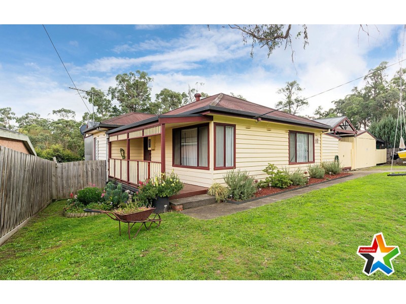 17 Old Warburton Road, Seville VIC 3139