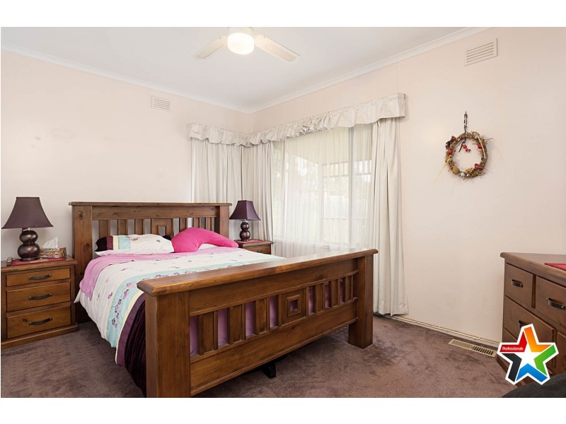 17 Old Warburton Road, Seville VIC 3139
