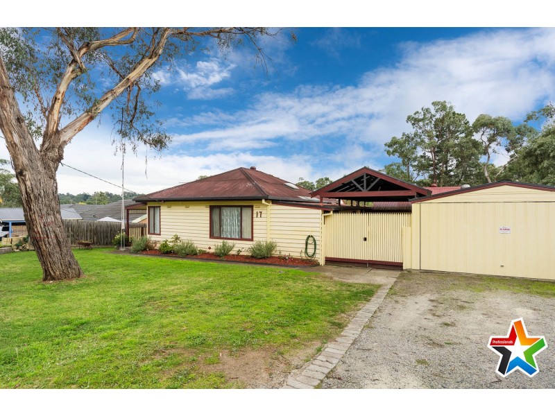 17 Old Warburton Road, Seville VIC 3139 Professionals Methven