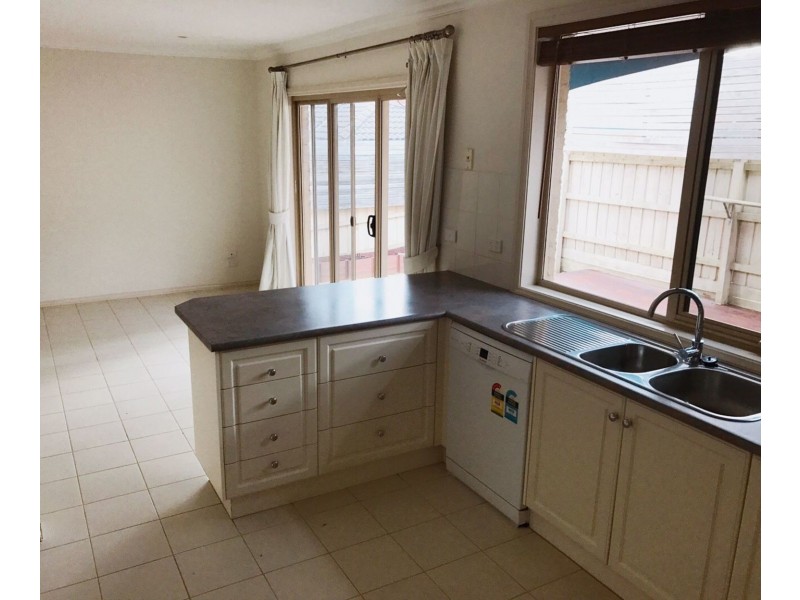 2/21 Jennings Road, Bayswater North VIC 3153