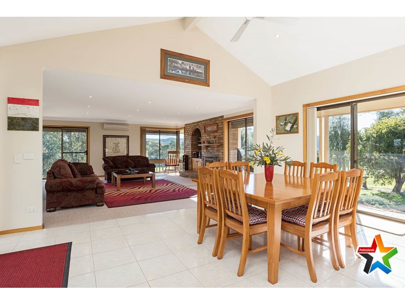 10 Macintyre Lane, Yering VIC 3770