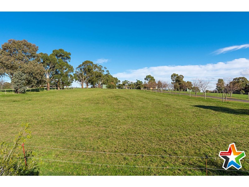 10 Macintyre Lane, Yering VIC 3770