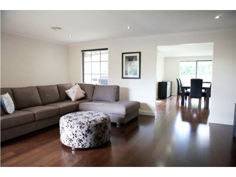 6 Coniston Close, Croydon Hills VIC 3136