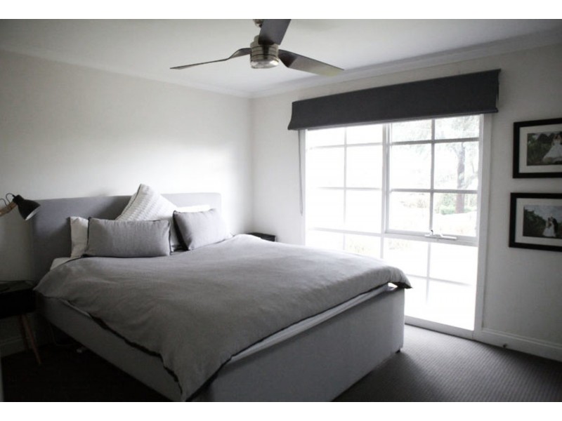 6 Coniston Close, Croydon Hills VIC 3136